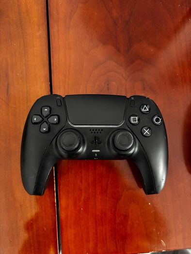 PS5 disk version with two controllers