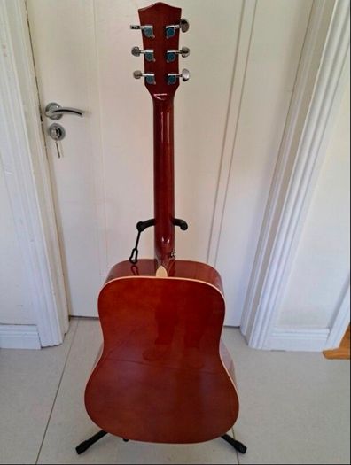 Left-handed Full Size Acoustic Guitar