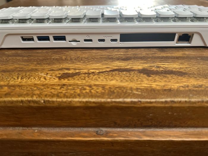 Raspberry Pi 500+ Desktop Kit