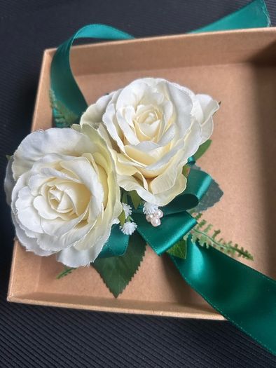 corsage