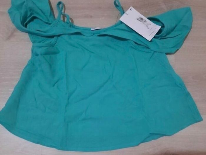 New girls tops size 4-6 years