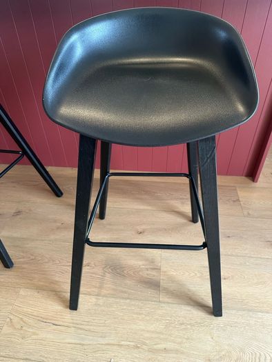 bar/ kitchen stools