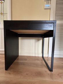 Small home office writing/computer desk with drawer. Perfect condition