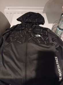 Mens North Face coat(size small)