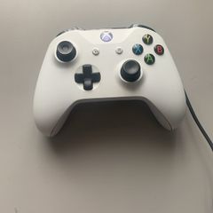 xbox one controller with battery pack