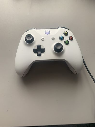 xbox one controller with battery pack