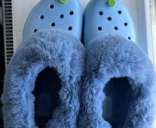 New Fluffy Crocs 8uk