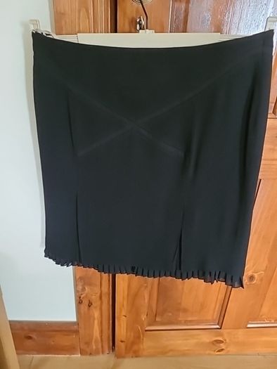 Ladies Black Karen Millen Skirt Size 12