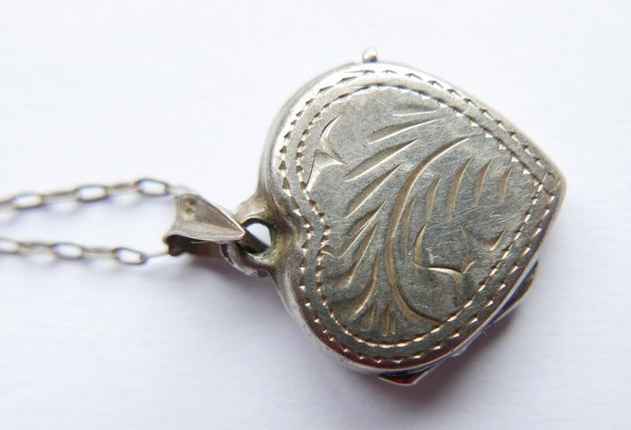 Vintage Solid 925 Sterling Silver Dual Photo Heart Locket Necklace length 20" - 3,4g