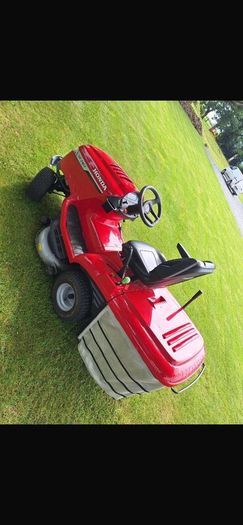 Ride on lawn mower