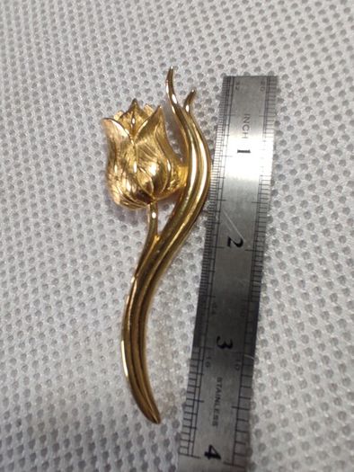 Monet tulip brooch