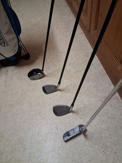 Golf Clubs Golf Set For 9 To 11 Year Old.