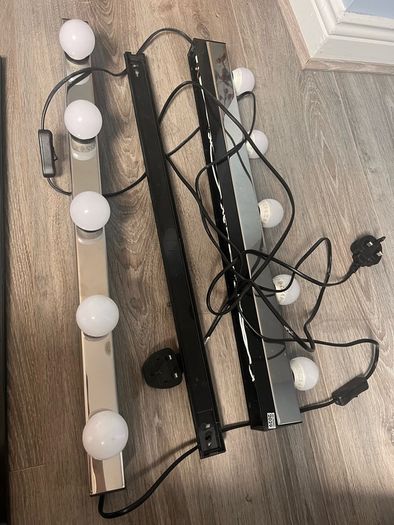 Vanity/makeup desk lights