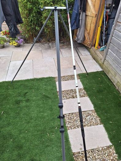 Penn squadron II 14 ft rod and penn rival 7000 reel