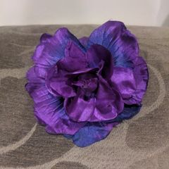 Flower bobbin or brooch