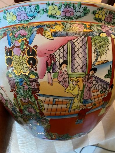 Vintage Chinese Famille Rose/ Rose Medallion Planter