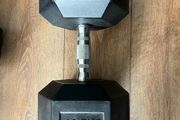 (1) 42.5 KG Dumbbell