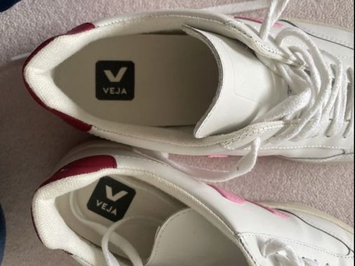 Veja runners Size 40 UK7