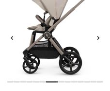 PRICE DROP Venicci Pram Like New