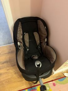 Car seat with isofix