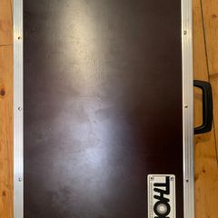 Thon flight case Pedal Board
