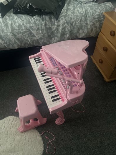 kids pink piano