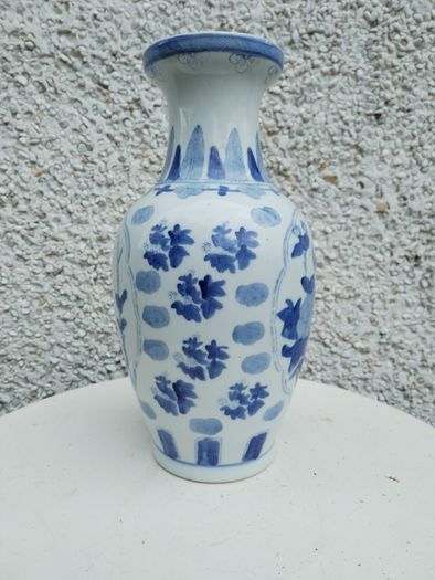 Ming Vase Replica - Suit Home, Hotel / Cafe / Pub / as Decorative Piece - Collectors Vase With Beautiful Design
