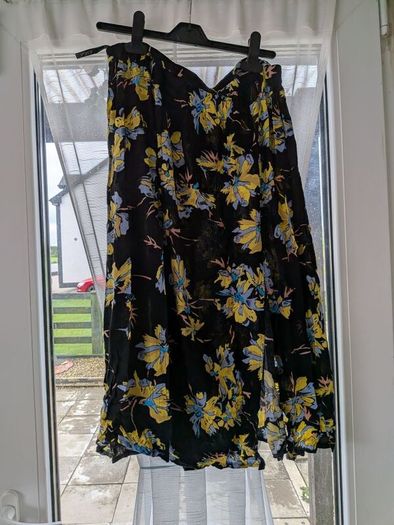 ladies skirt