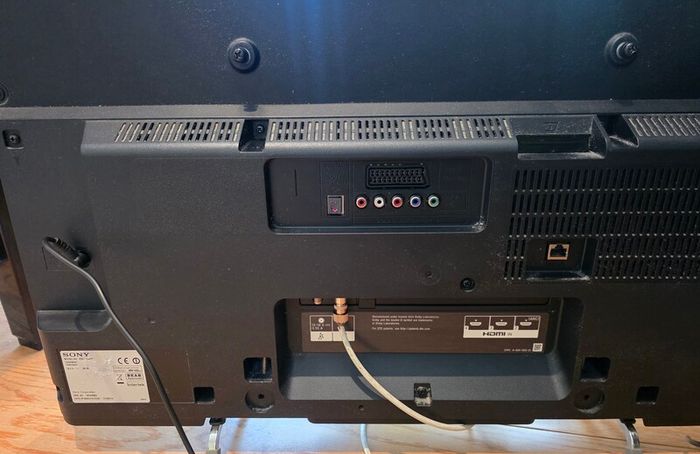 sony 32in TV