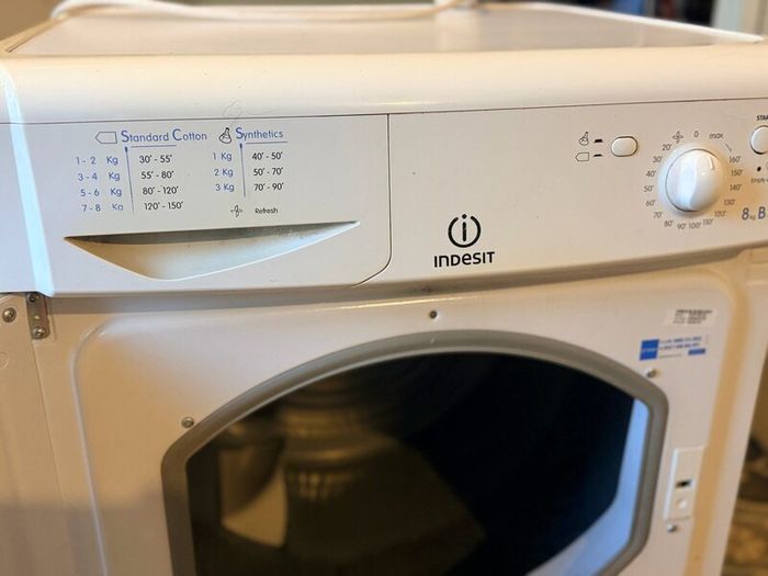 Indesit 8kg Condenser Tumble Dryer