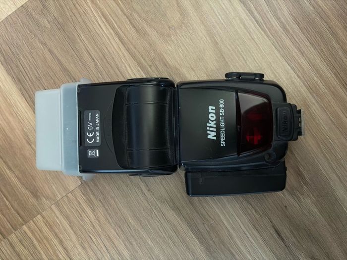 Nikon D7500 DSLR Photography Kit 3 Lenses Flashes Batteries, Filters, Bag and Studio Lights