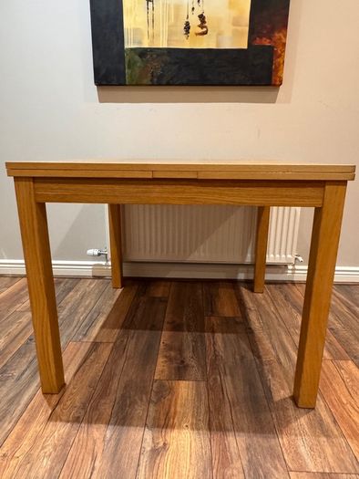 Extendable Dining Table-Oak Effect-Excellent Condition