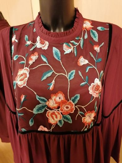 Women's Blouse NWOT SIZE 16