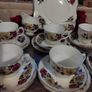 A Selection Of Vintage 21piece  Tea Sets Image 4