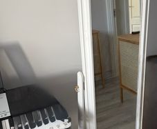 Free standing mirror