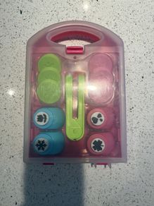 Paper punch & Embossing stamp set - excellent condition