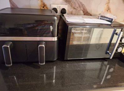 microwave (air fryer sold)