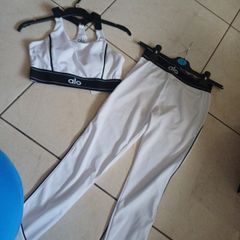 ladys alo gym set