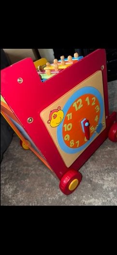 Activity Cube / Walker