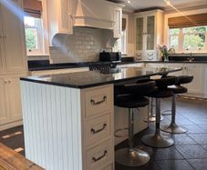 Large Solid Kitchen with Granite Worktops, Island Bosch Dishwasher Quick Sale