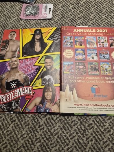 WWE Official Annual 2021-Little Brother Books Limited