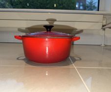 Le Creuset 20cm Cast Iron Casserole Dish with Lid