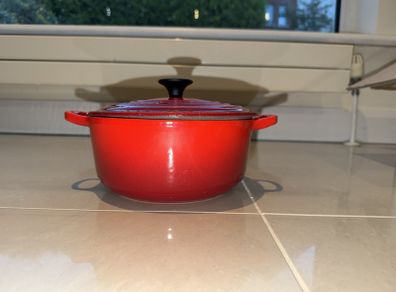 Le Creuset 20cm Cast Iron Casserole Dish with Lid