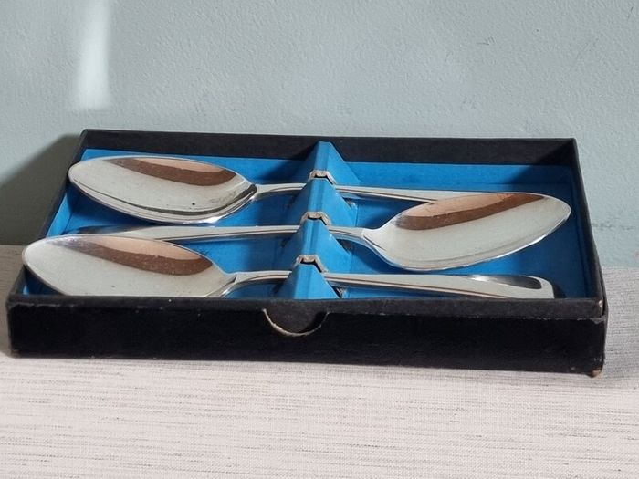 Viners Sheffield EPNS Soup Spoons x 3