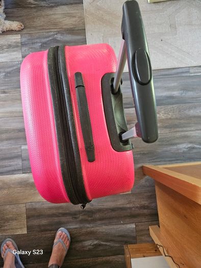 Hardshell suitcase in pink