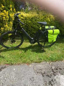 Electric bicycle with accessories