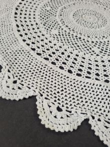 Vintage Handmade Crochet Doily, serviette, 37.5 cm, White Cotton Lace Table Centrepiece