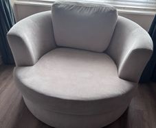 DFS cuddle chair