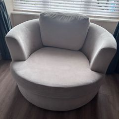 DFS cuddle chair