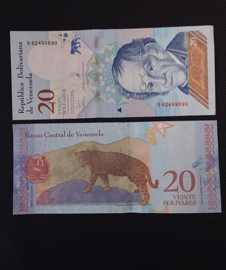 Venezuela - Pair of Consecutive Numbered 20 Bolivares Banknotes UNC